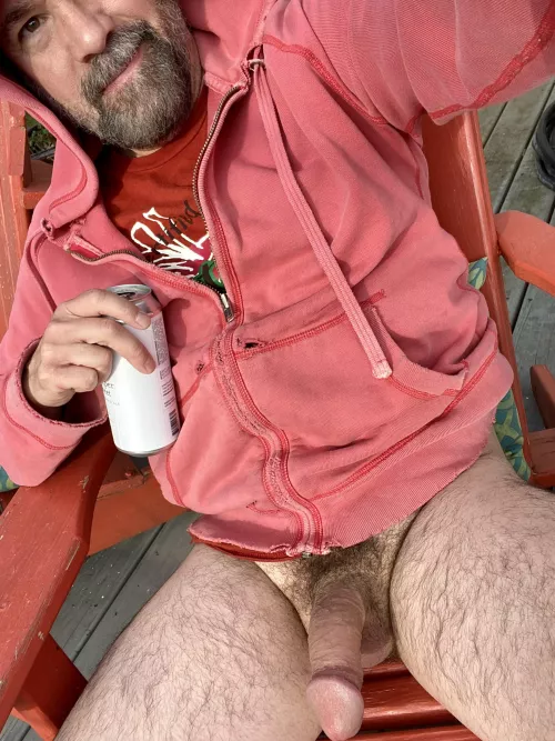 Enjoying the last gasps of sun. Damn it’s chilly out! by hairy_monkee