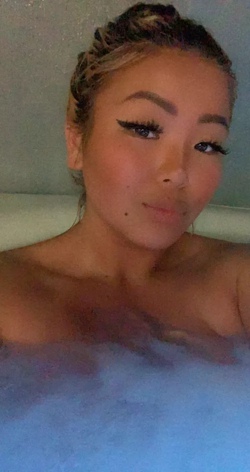 Enjoying the outdoor private hot tub by _Crystallyc