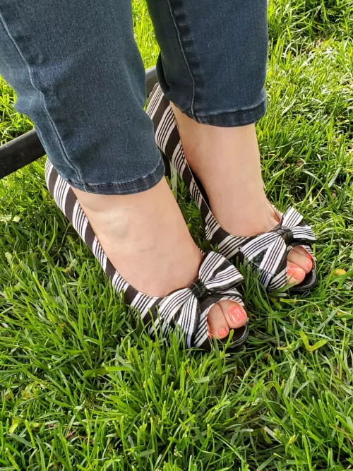 Enjoying the Sunshine 🌞 by only_feetpc2022