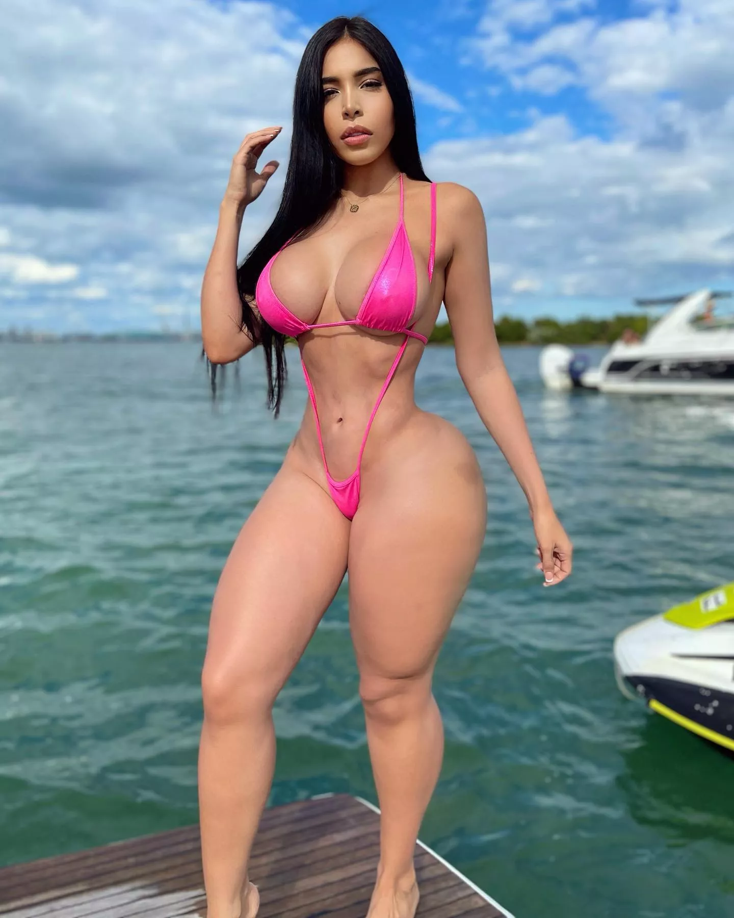 Ennid has one of the BEST bodies! 😍 posted by BimboSimp