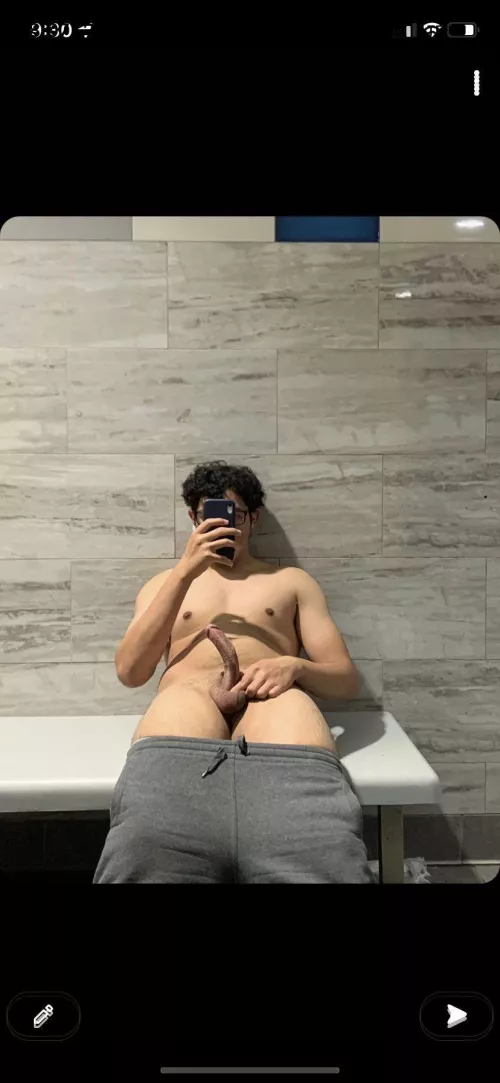 Entertain me while I’m at work. by New_Clothes_7480