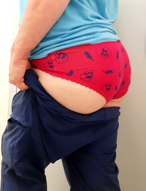 Entertaining myself on a work weekend by midwestmilfbbw1