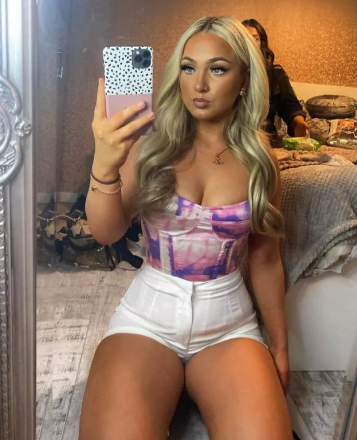 Erin posted by corruptusextremis