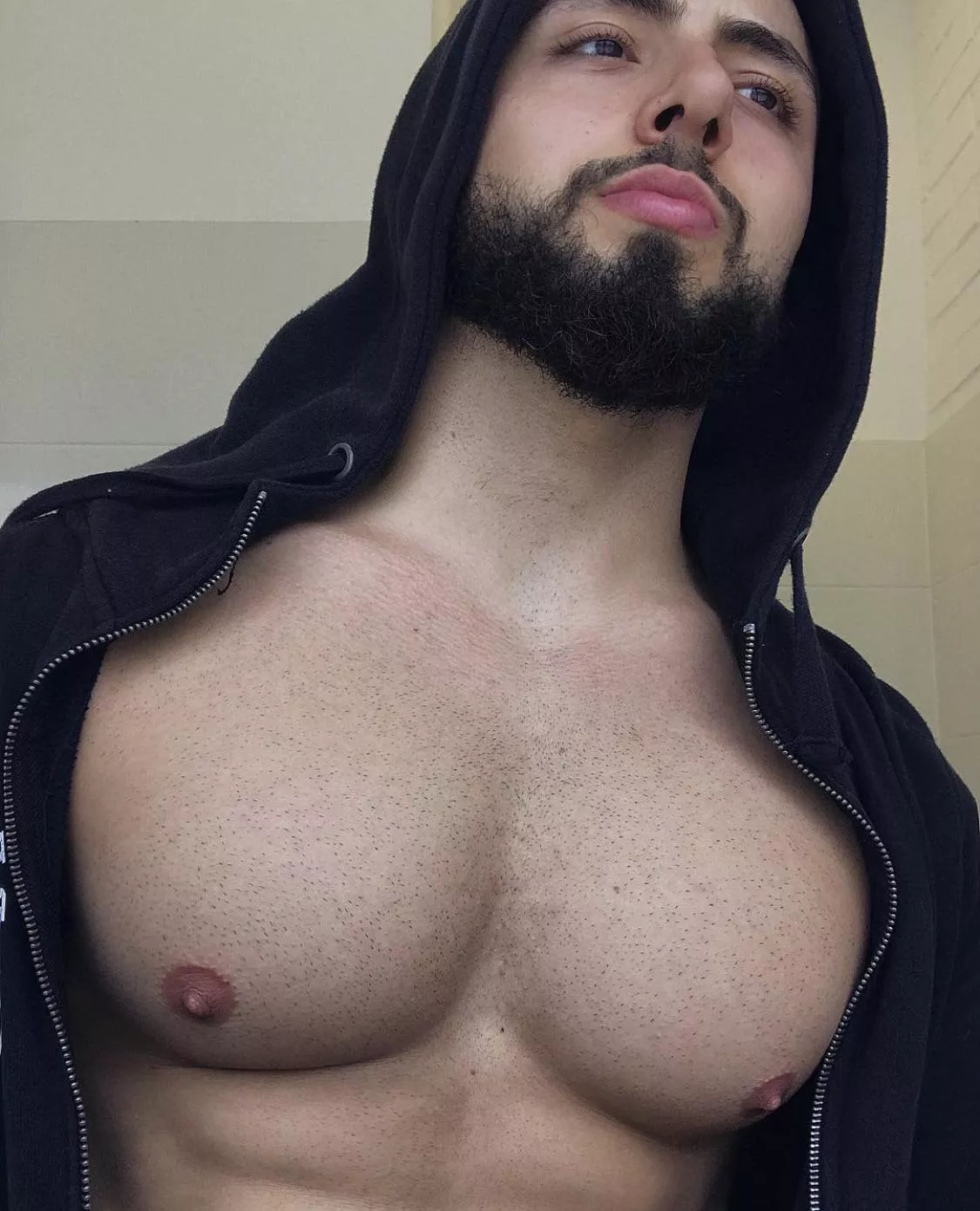 Erlias posted by PocketGay13