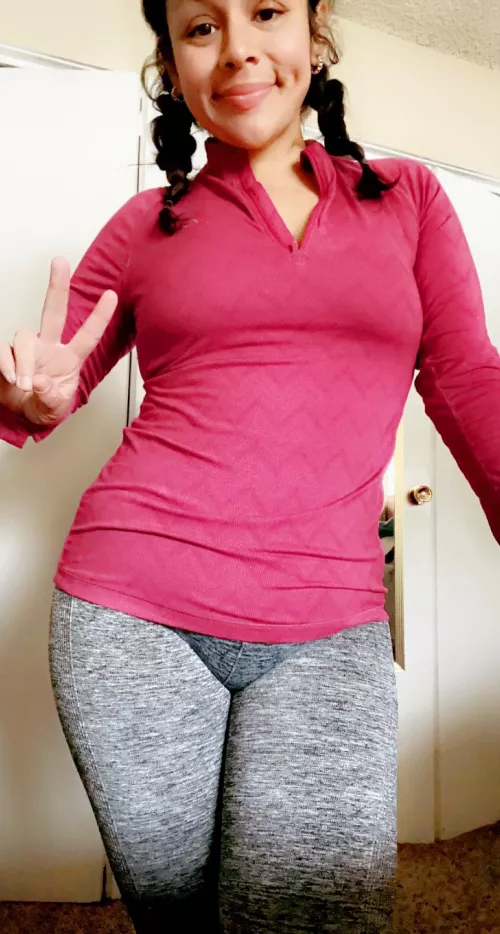 es viernes y los mandaron a la vrg? no hay pedo, hay peda ✌🏼🍺🥴 by Start_Appropriate