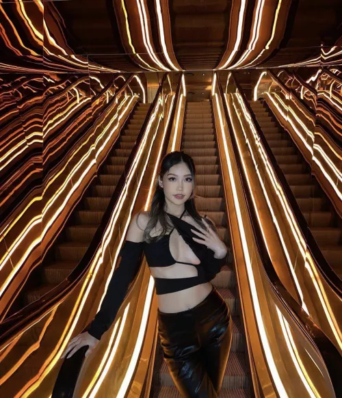 Escalators by theowuriwufoa