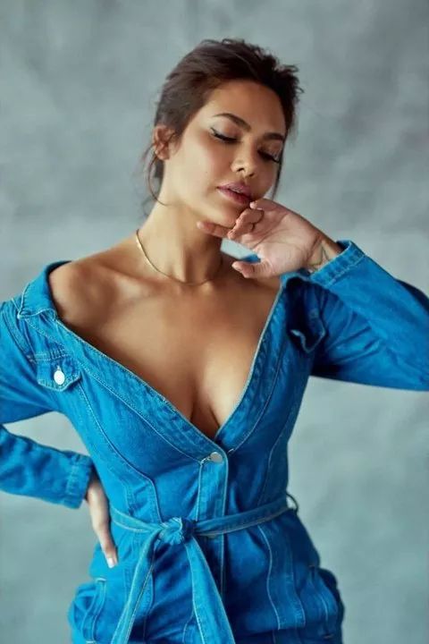 Esha Gupta posted by Odd_Ad_5034