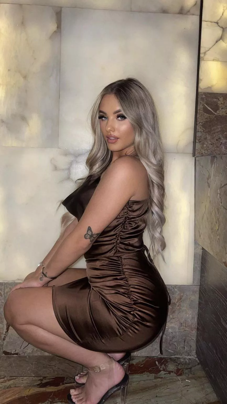 Essex slut posted by Julianafernx