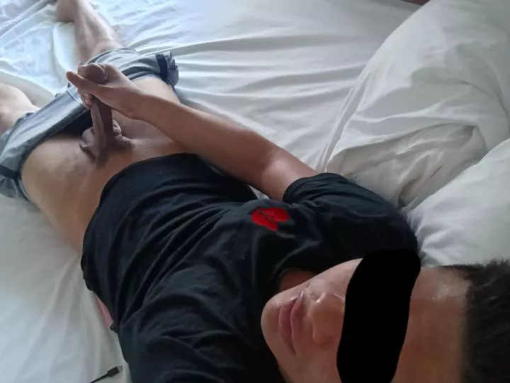 even when the sun don't come out this guy will posted by RemoteCherry384