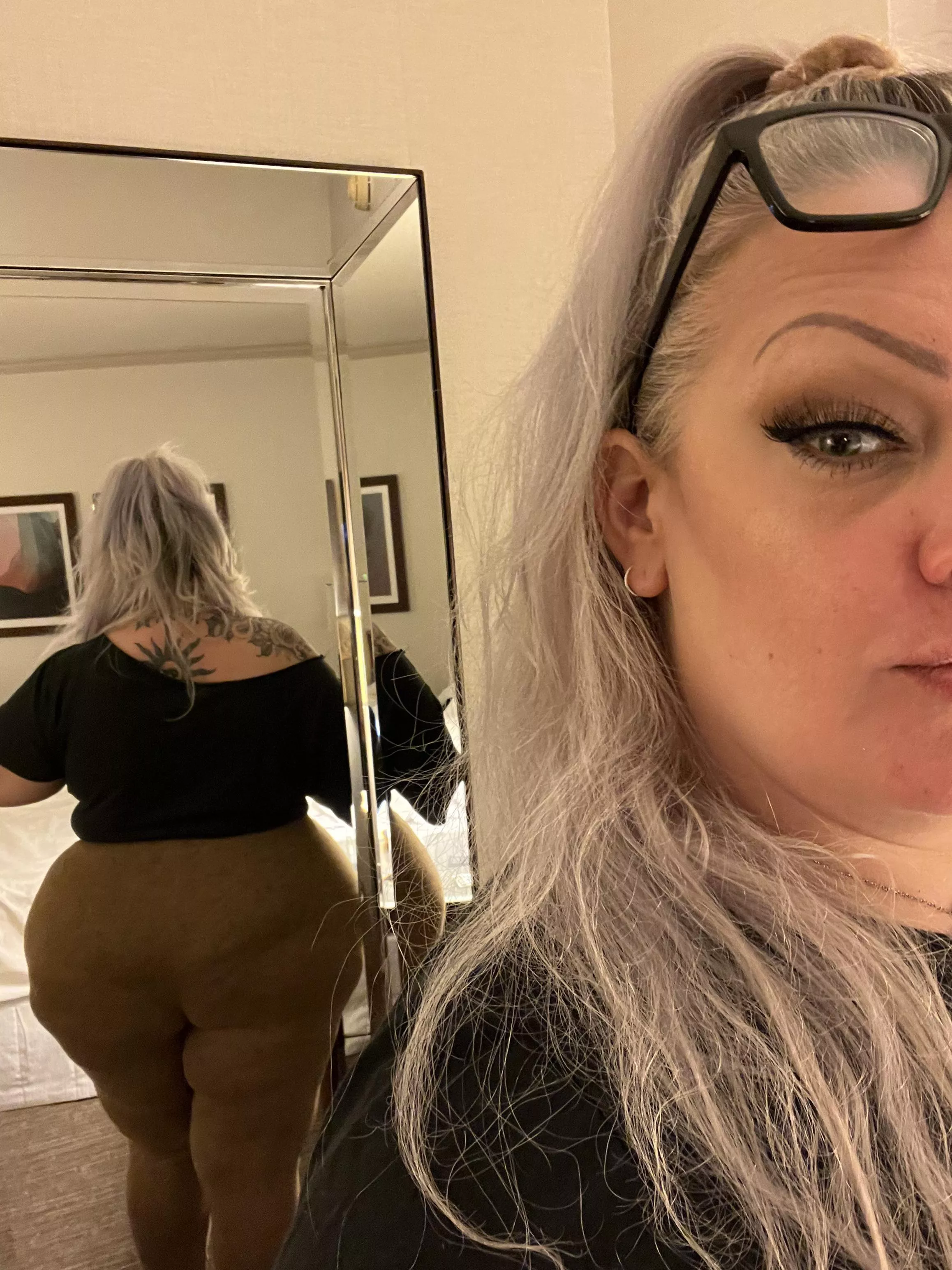 Even with clothes on, you can tell I’m built to fuck 😈 posted by curvybarbietoo