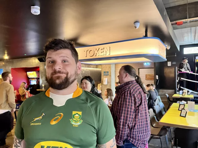 Evening at arcade bar by itschristmas_letsgo