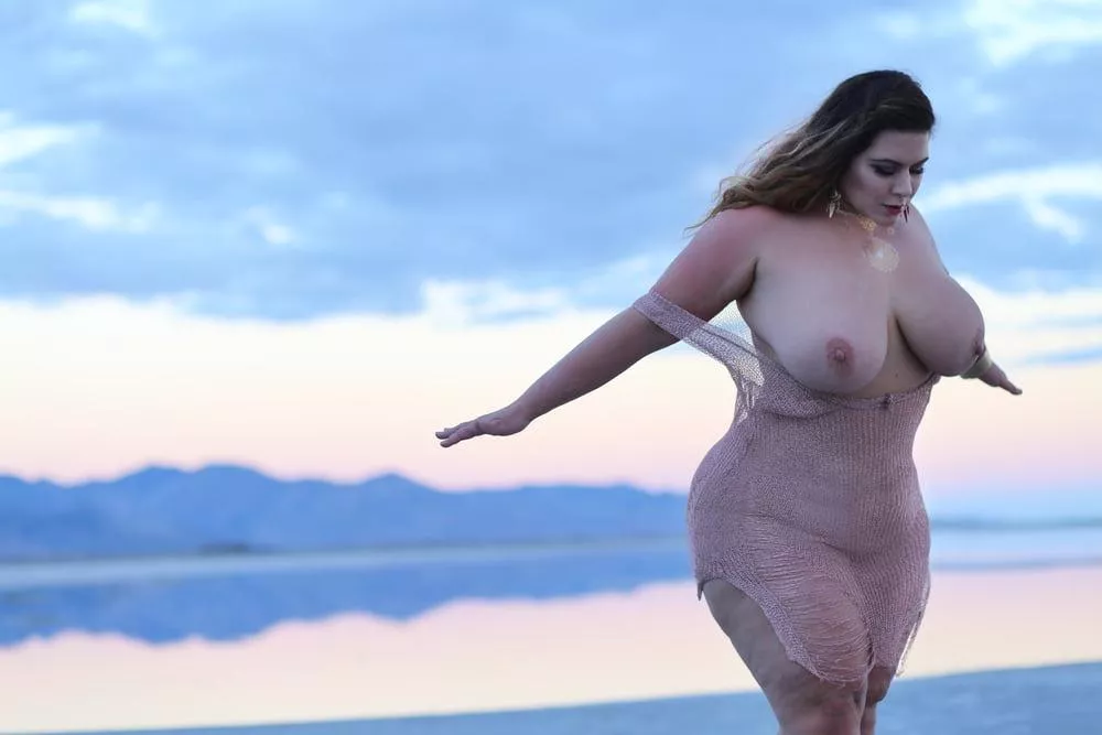 Evening Desire❤️💙❤️ posted by kinkykat977