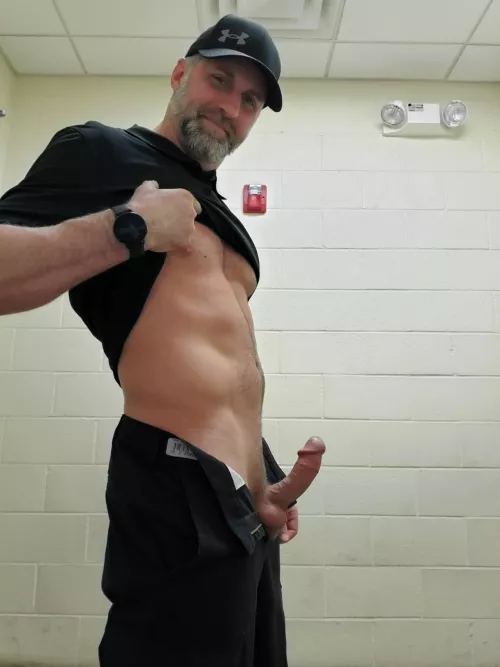 Ever be at work fantasizing about doing those dirty texts you've been getting? Yeah me too 😈 by Informal-Inspector23