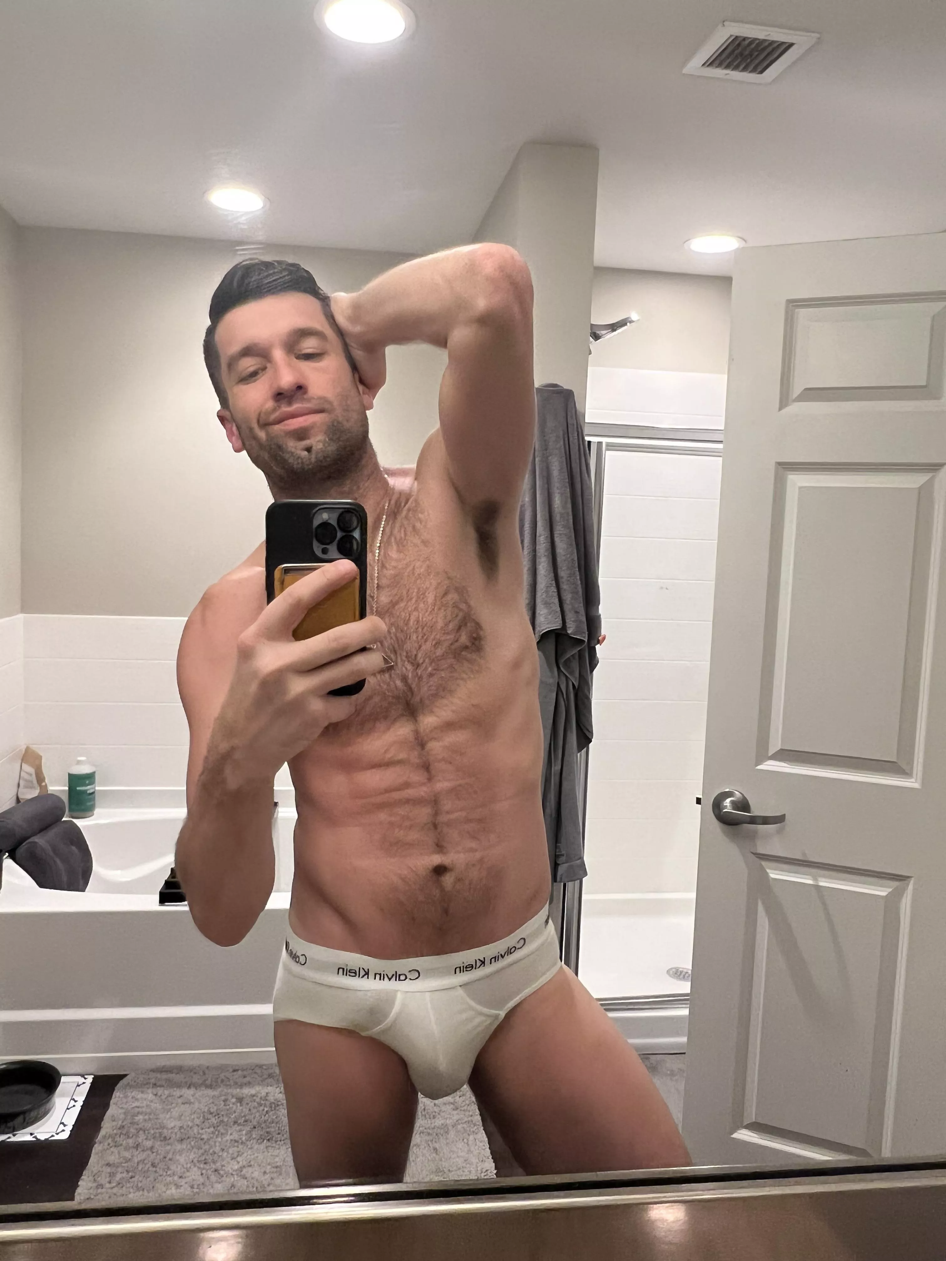 Ever get in one of those moods where you crave another guys scent and it’s all you can think about? posted by bennettbubs