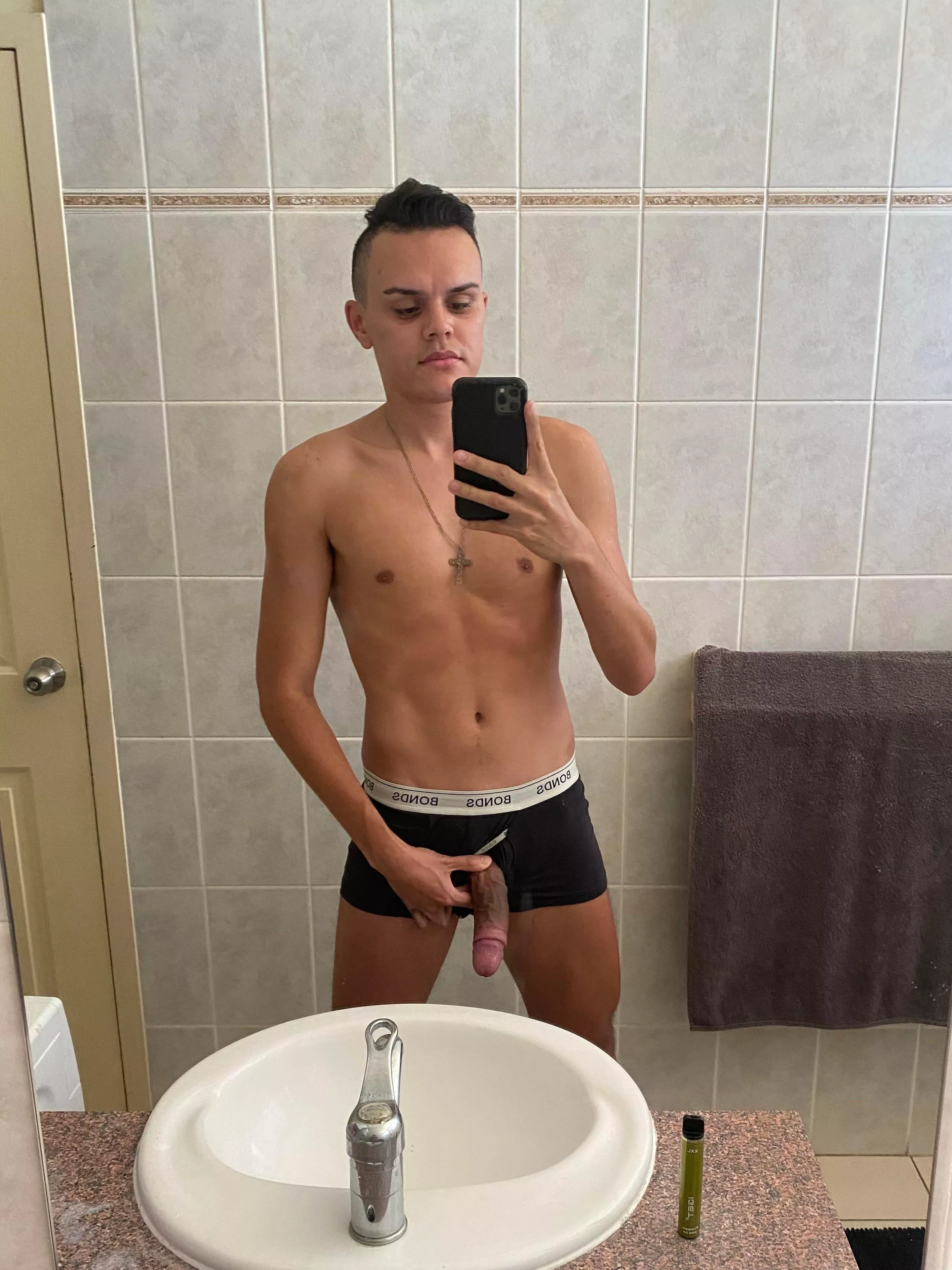 ever tried aussie cock? (24) posted by 97aussieboy