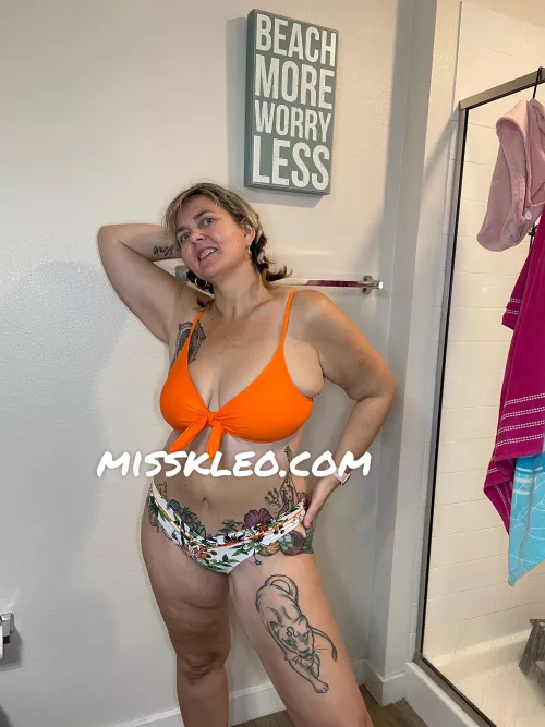 Ever wonder how naughty a true MILF can be? Well, stop wondering and see for yourself, link in comments 😘 by misskleo10