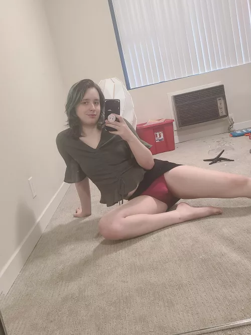 Ever wonder what your secretary is hiding? 😊 by clairerydes