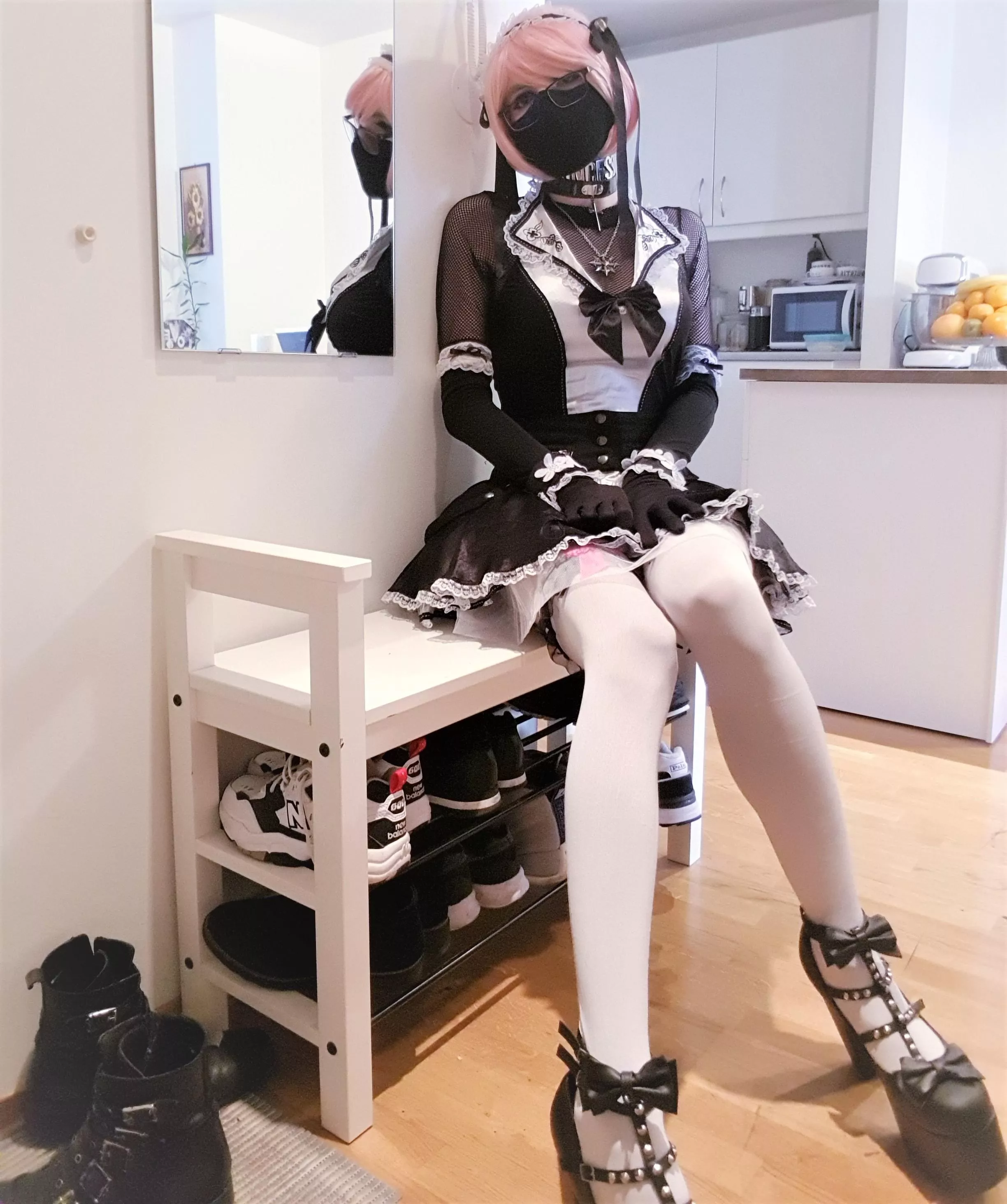 Every day is a good day to be a pretty maid :) posted by ShadowPrincessN7