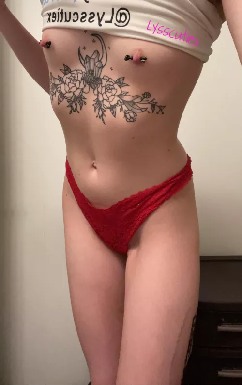 Everything about me is SO tiny! by lysscutiex