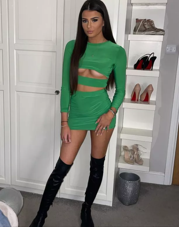 Evie posted by corruptusextremis