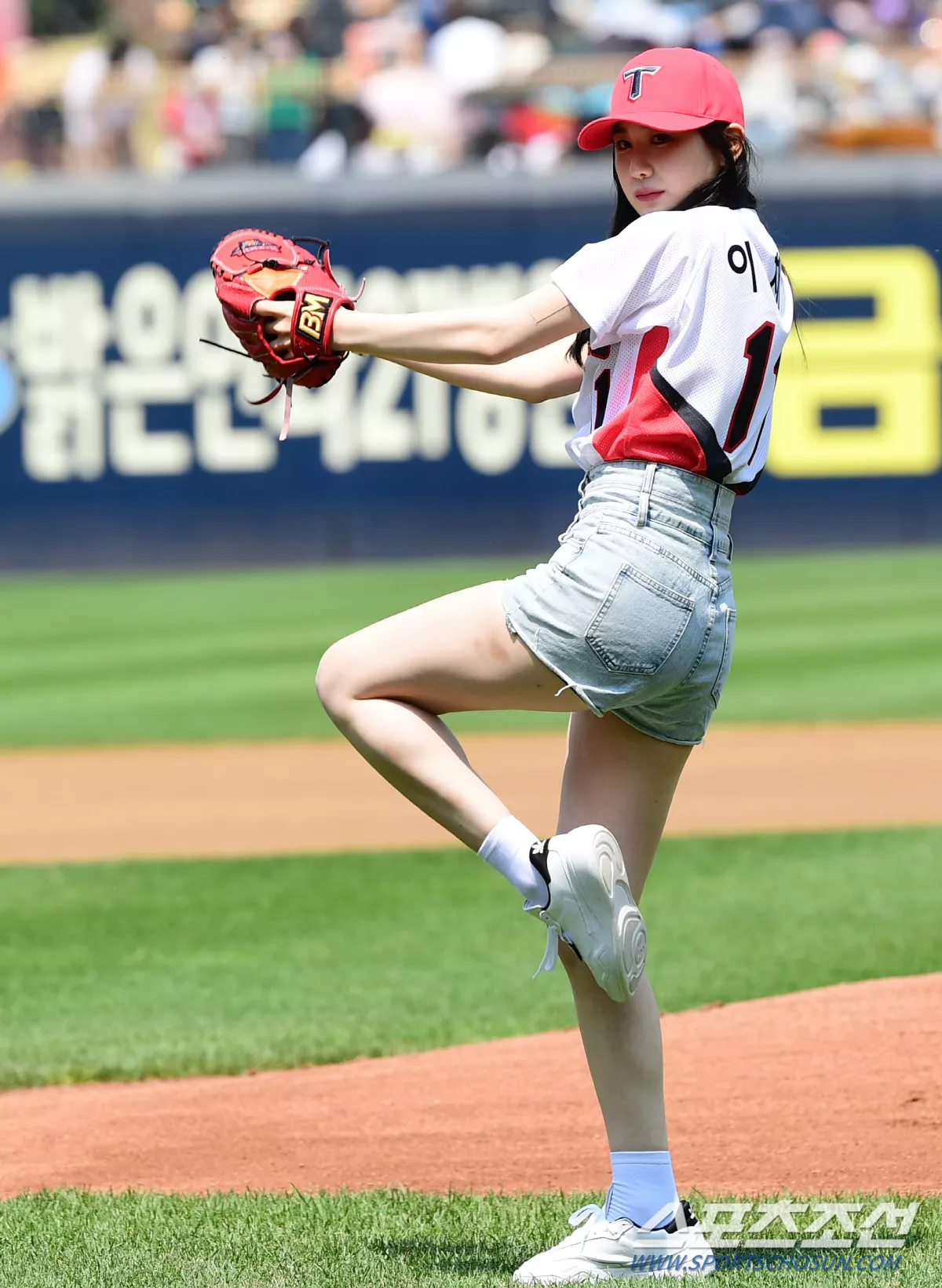 Ex Iz*one - Chaeyeon posted by noicee1