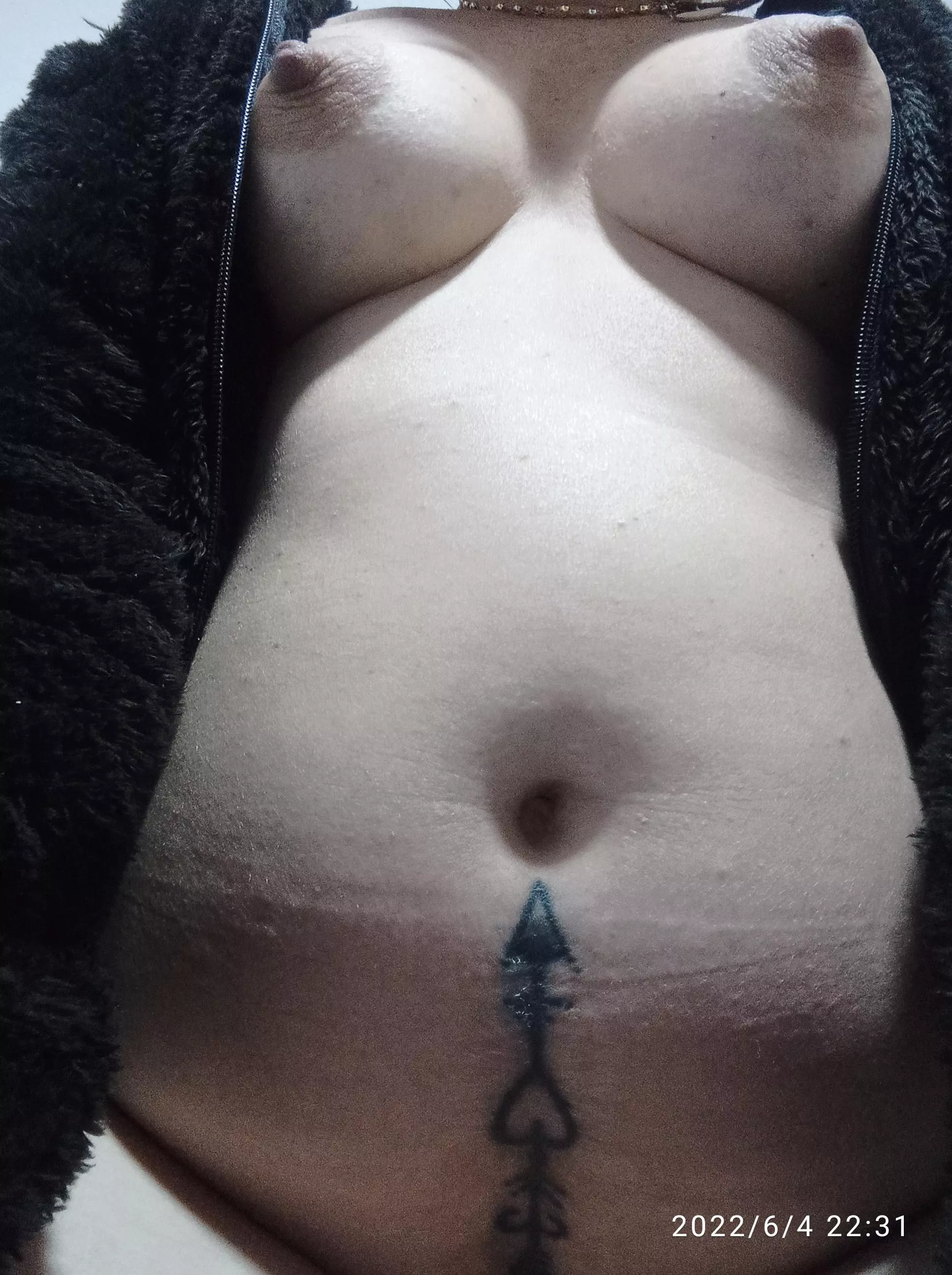 exclusive content 👿 posted by Mia_23_