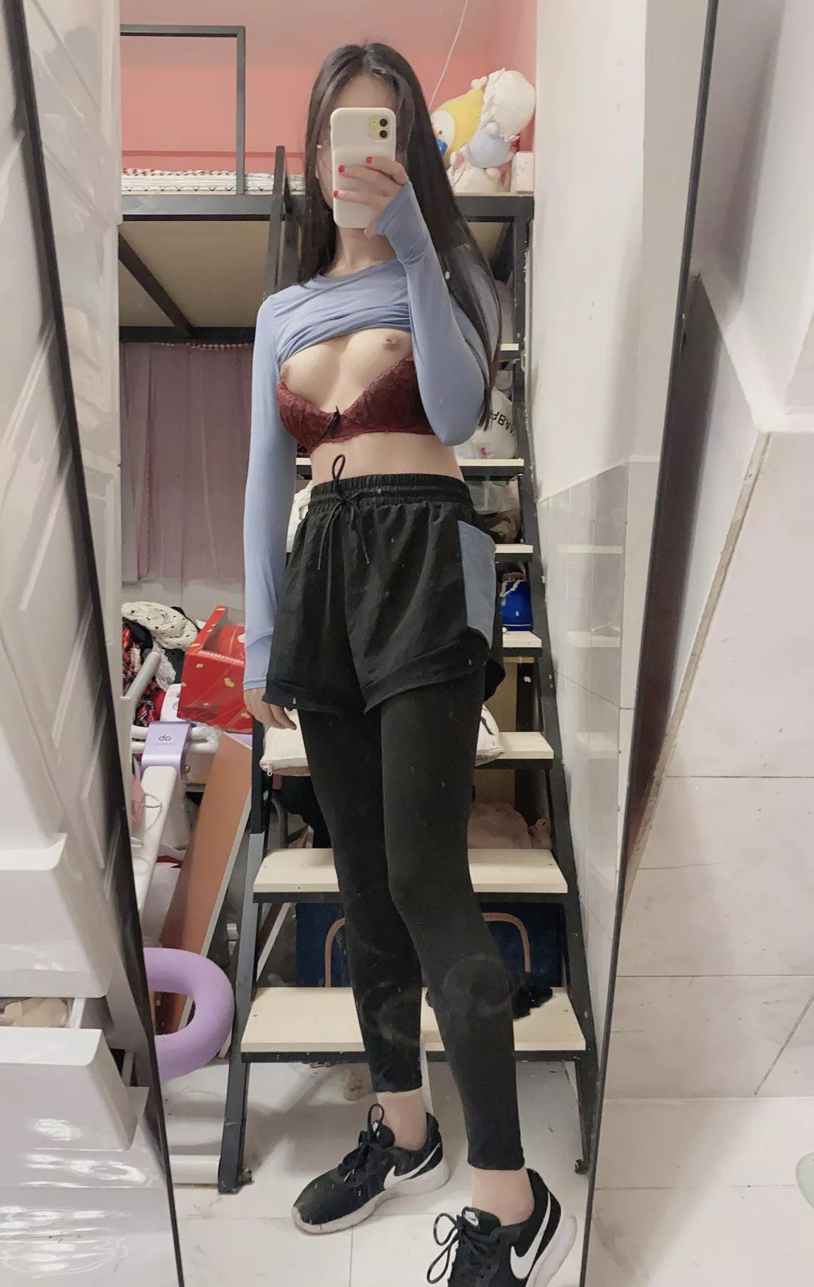 Exercising at home [19F] posted by KimYoungPill