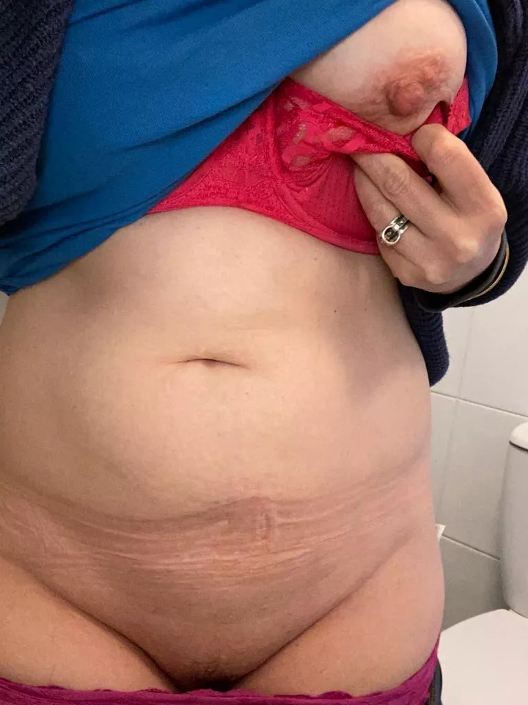 Exhibting herself just now posted by hstarks1