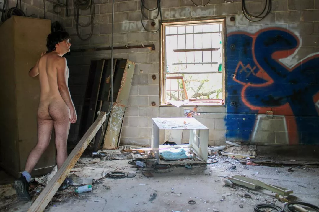 Exploring. posted by NakedTechnohippie