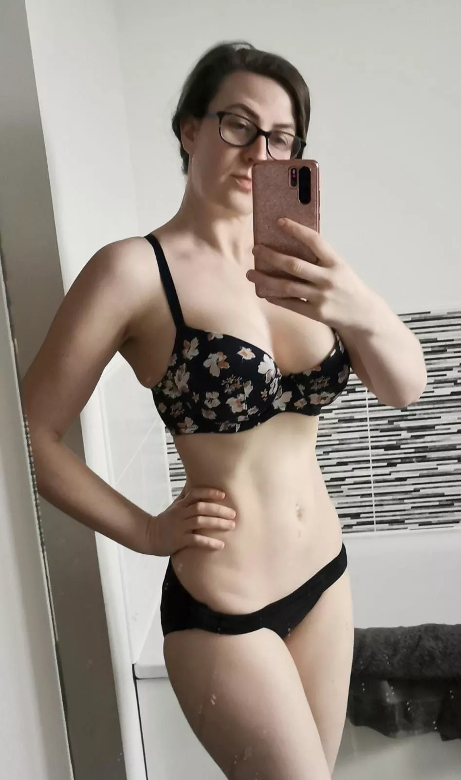 Exposing wifes nudes to tribbers with 2nd screen. Let me feed you til you cum. Kik: her_proud_hubby posted by CM1878