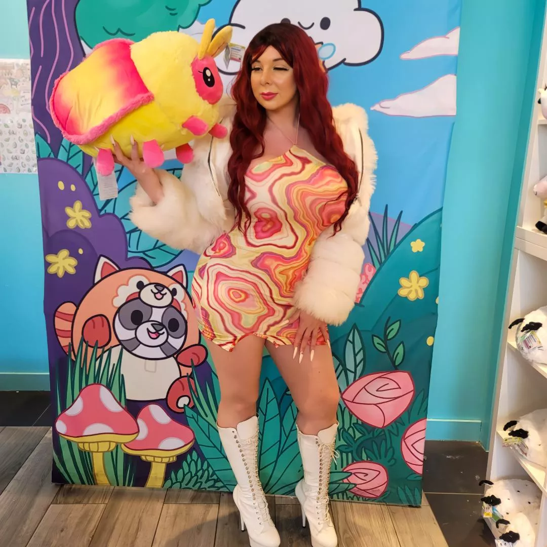 extreme hourglass posted by sapphiresummers