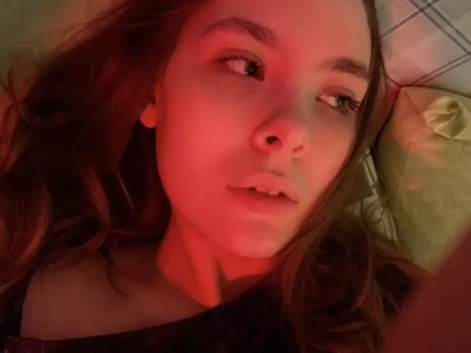 eye contact or no?👀(f) by littlemirta