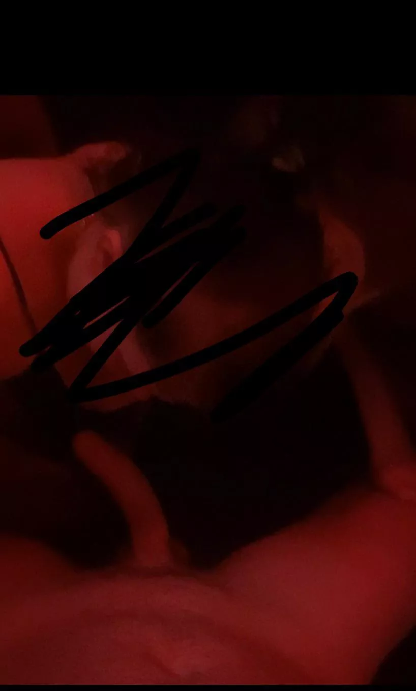 Eyeing it up posted by DiscussionPersonal38