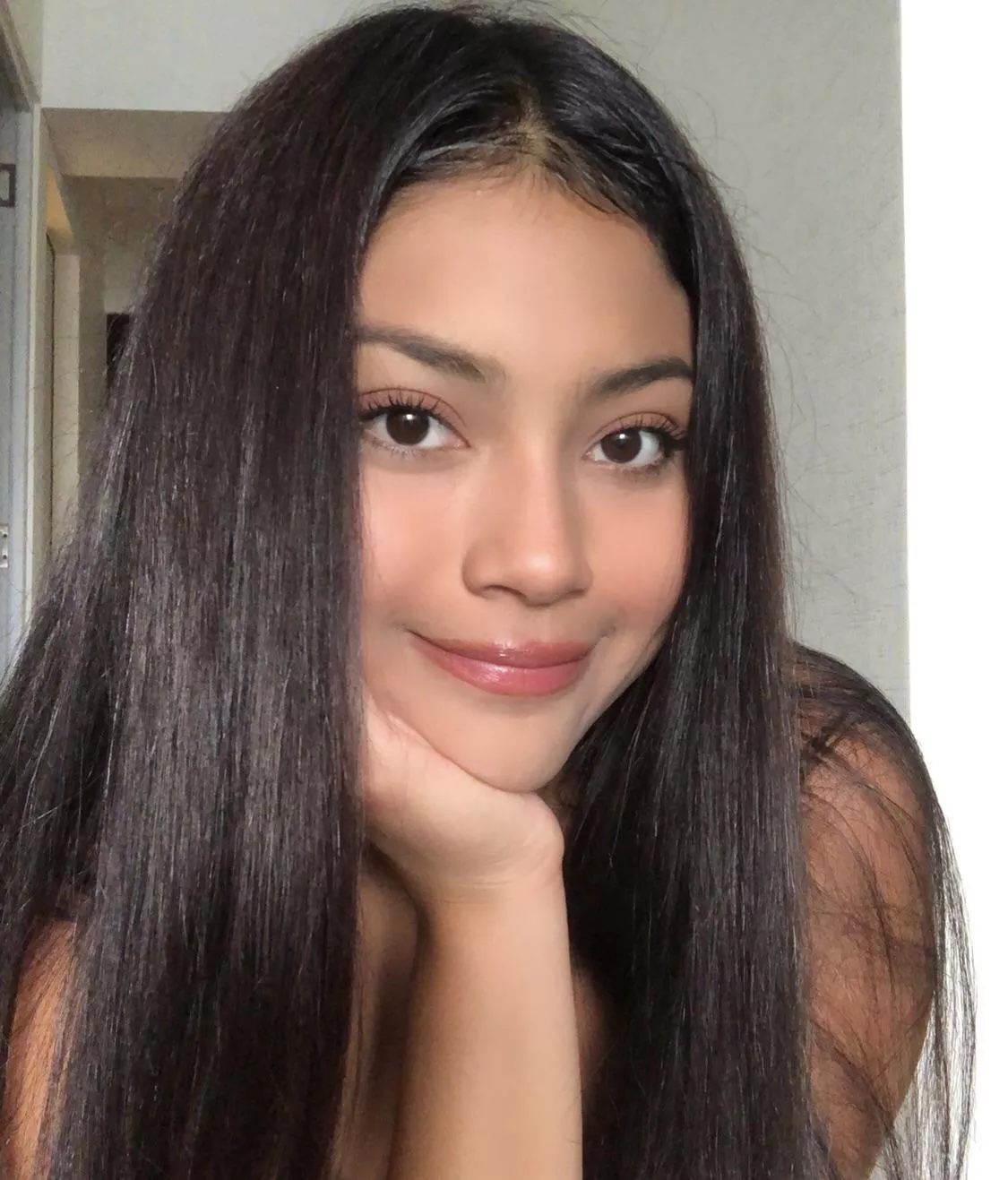 Eyes or lips? posted by SexyAlexandra_