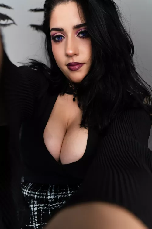 Eyes up here, pervert :P by StyxHips