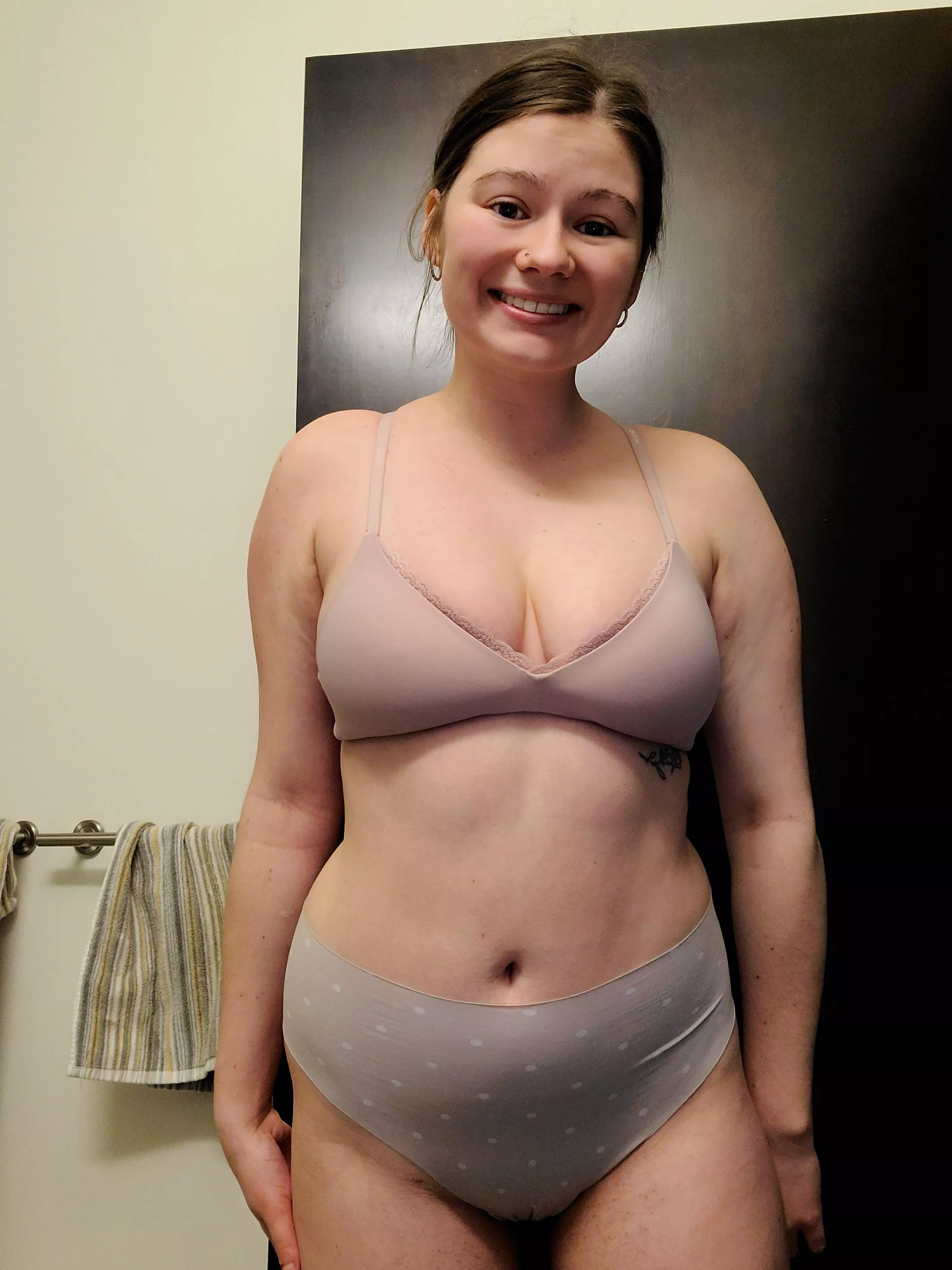 [F] 23 130lbs 165 cm 😊 posted by KnockturnAlleyActive