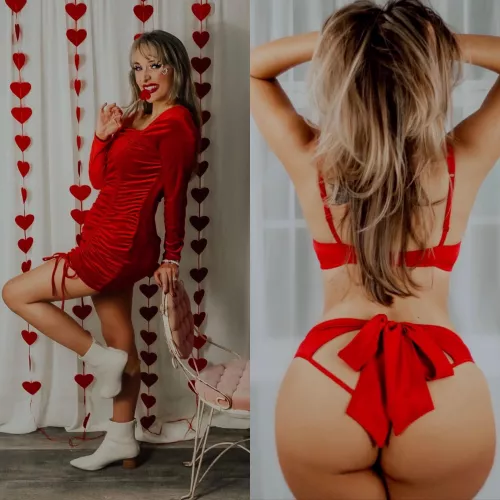 [F] 26 and feeling better than ever. I love wearing red, too ❤️ by actually-a-house-cat