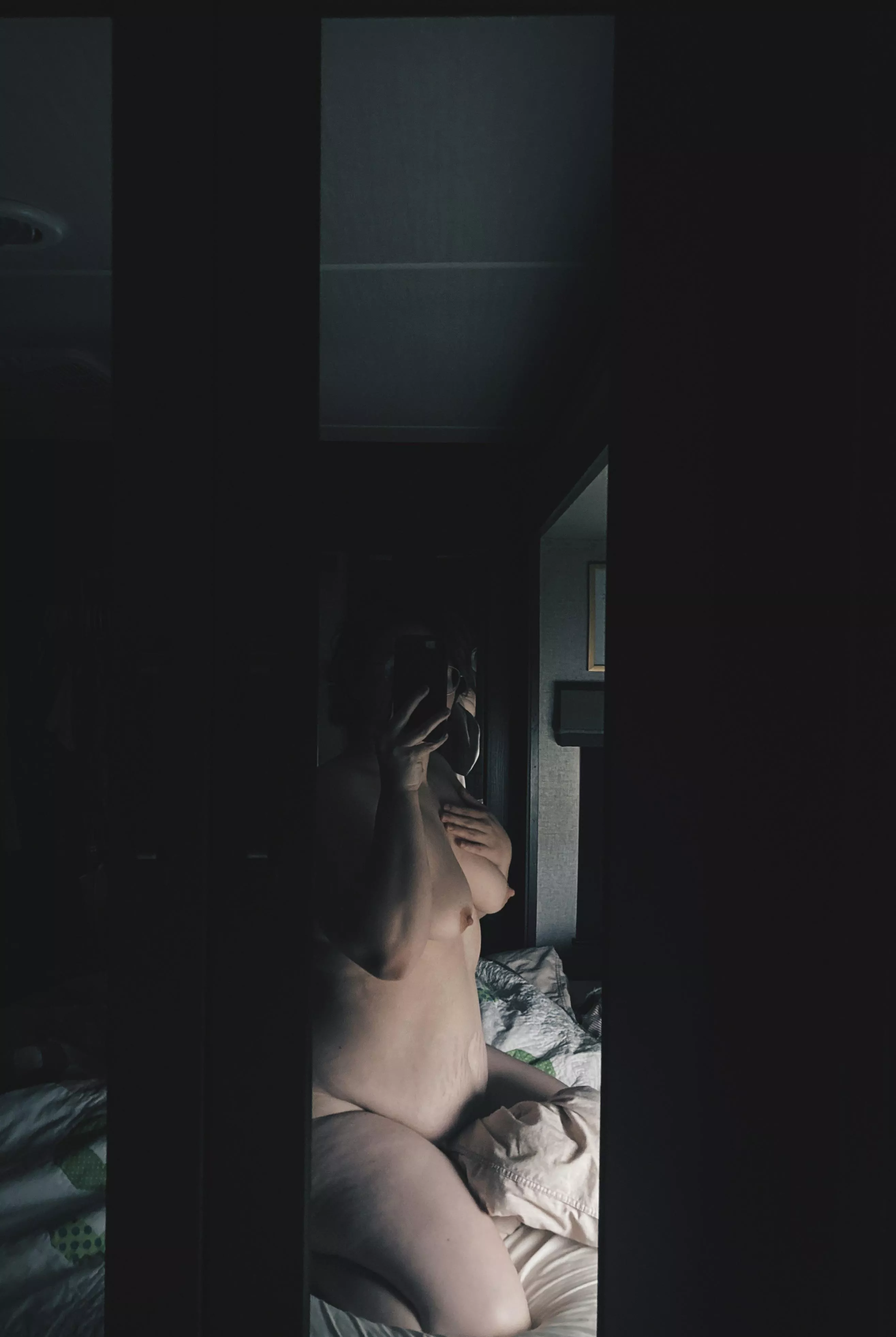 [F] 27, 180, 5’ 4” Just trying to feel beautiful in my body today. posted by justlookin2928