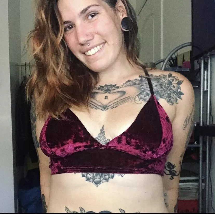 🤠 [f] posted by Witch_e_