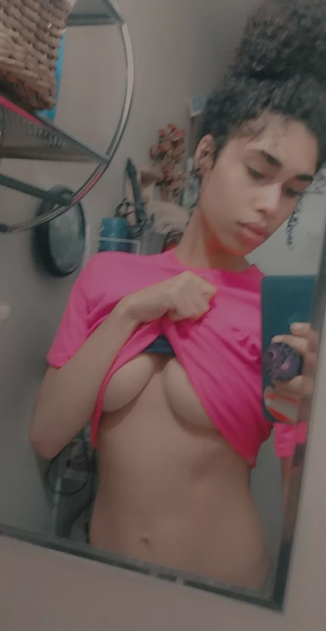 (f) Bedtime yet? posted by minnie04xo