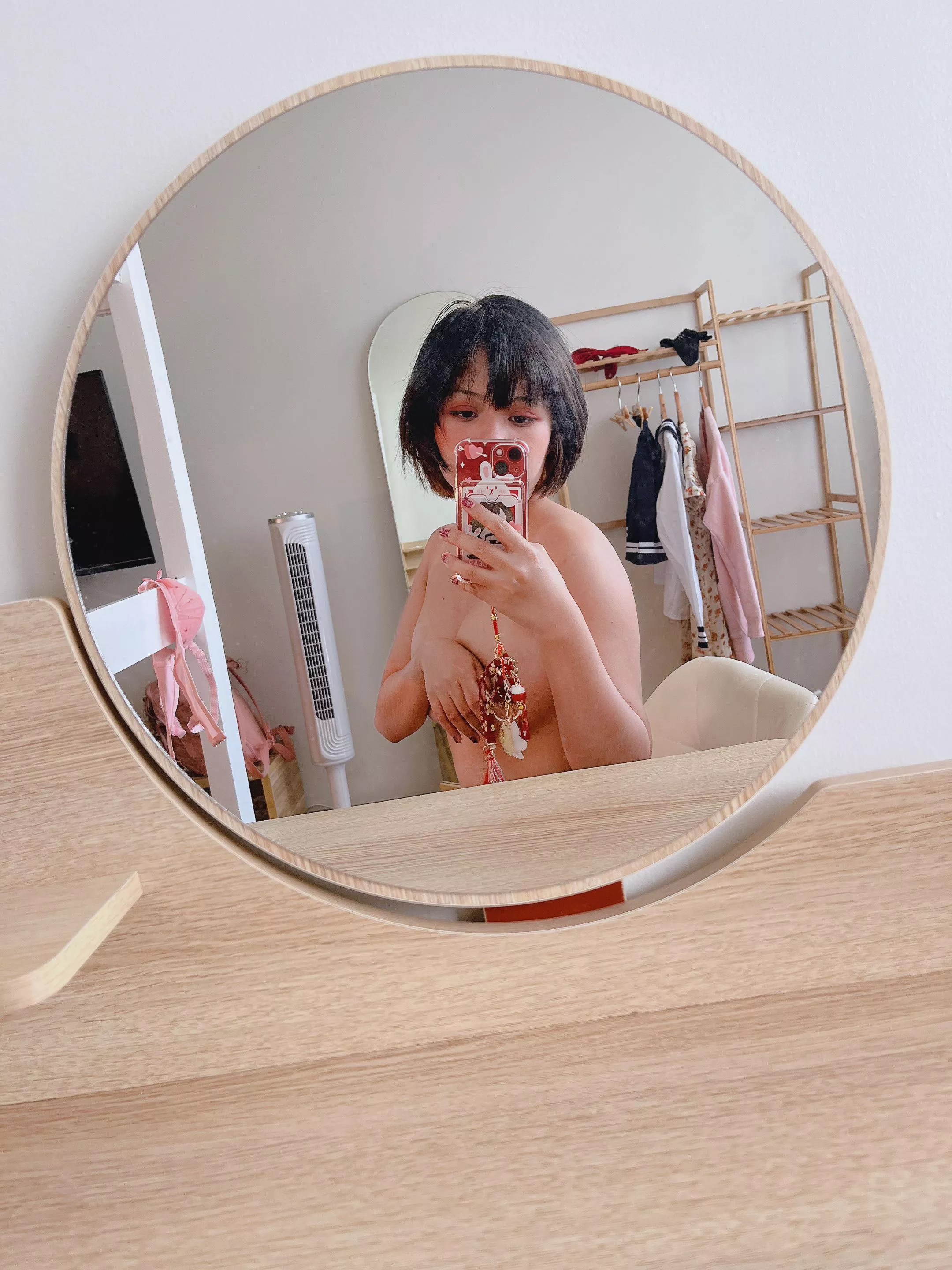 [F] Bra or no bra? posted by nanabie435