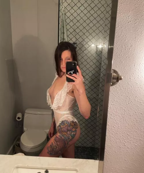 (F) eeling sexy .. Rate me! by sexkitten944