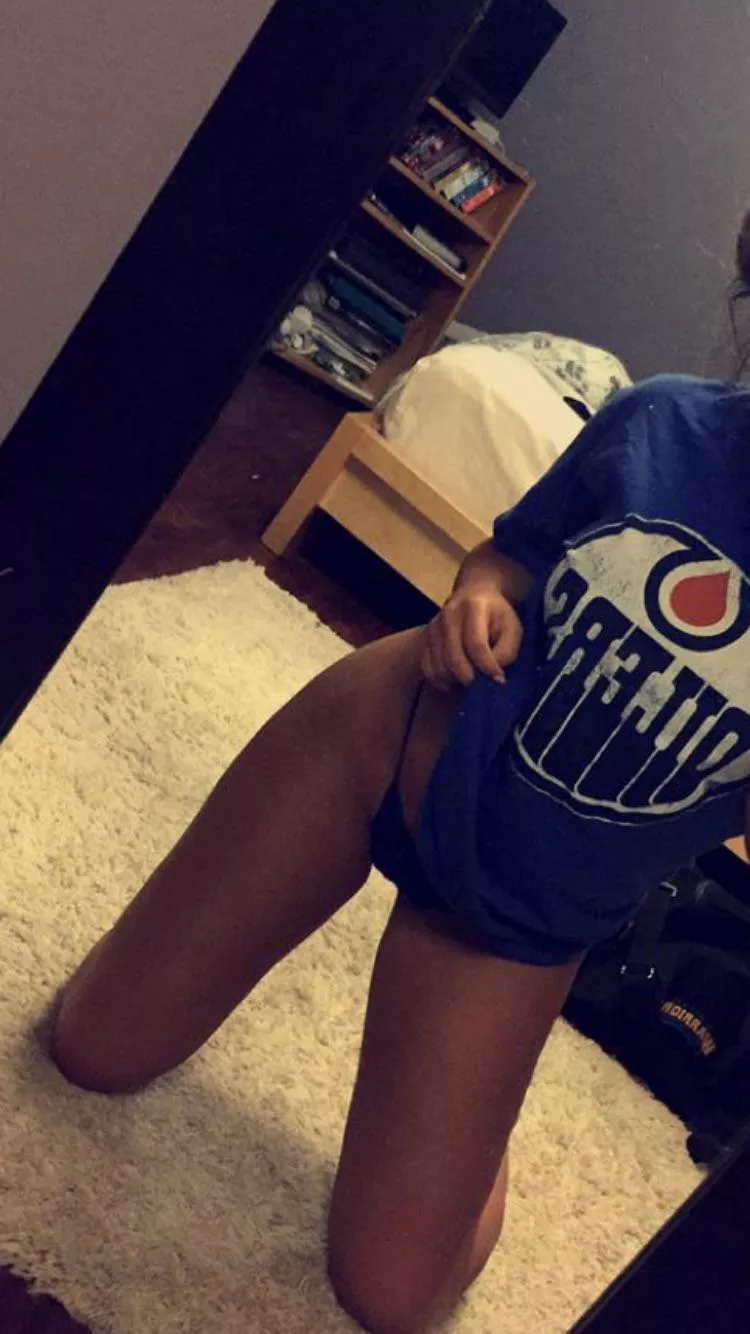 (F) Going to flash the bar every time oilers score 😈 posted by Raverbabe780