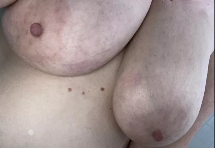 [f] Hang on it’s only Monday!(OC) by badgirl101042