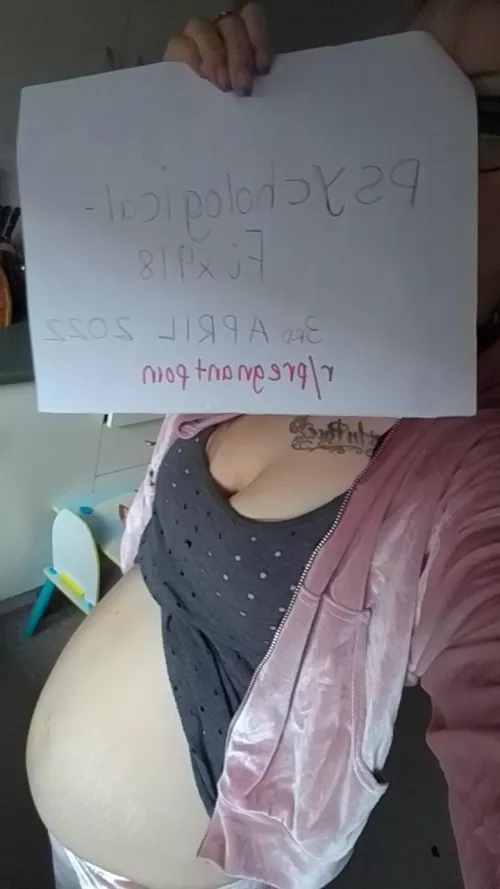 (f) HELLO .. I want to get verified so I can share my photos here by Psychological-Fix918