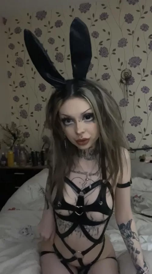 [F] hope u like goth chicks ;p by freakonaleash47