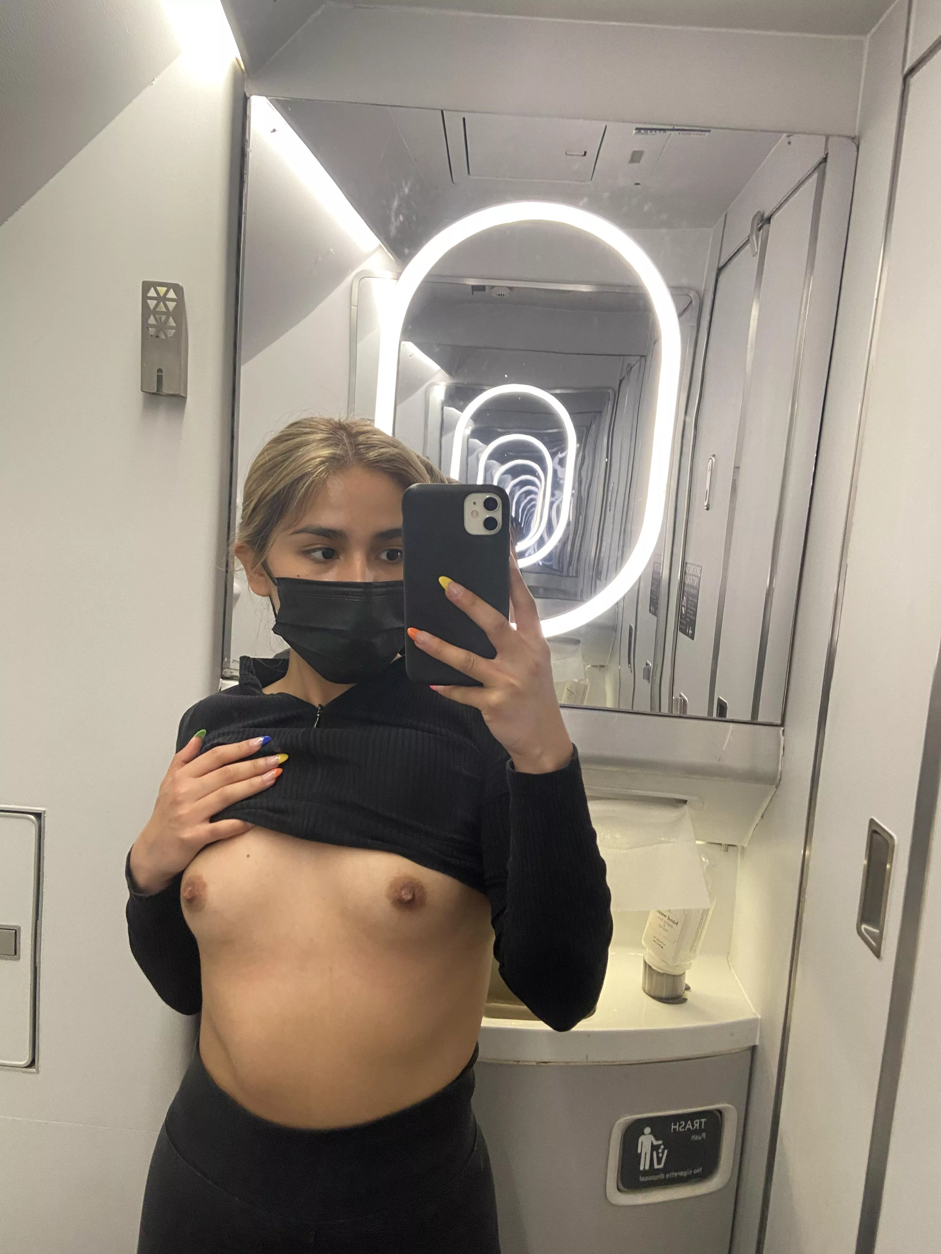 [f] horny on my flight ✈️ posted by Afternoon_Specialist