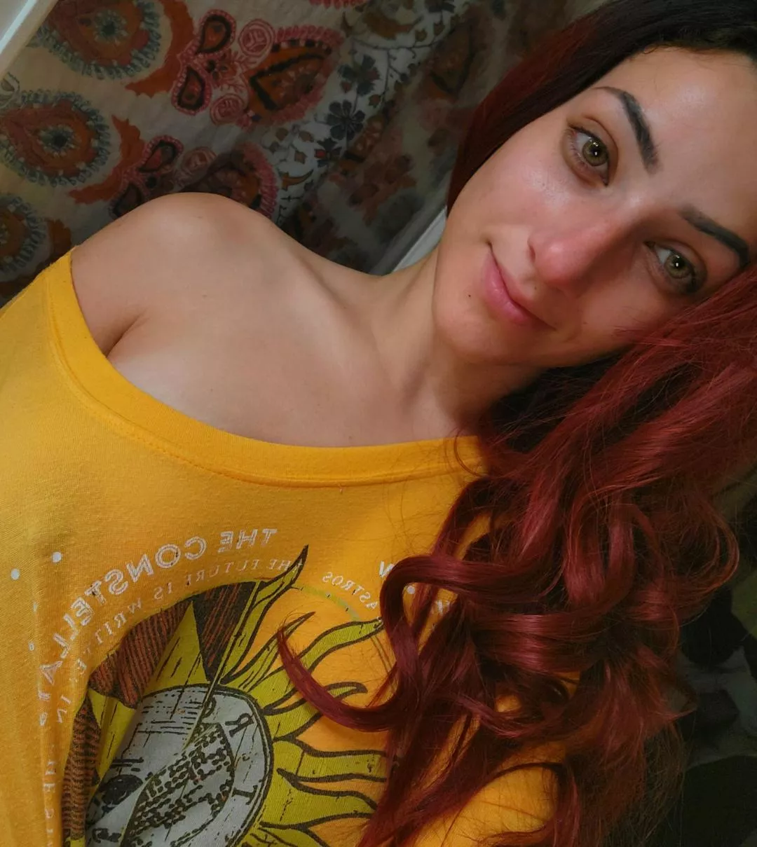 (F) just a mom relaxing at home without any make up. hope you don't mind posted by daphne_63