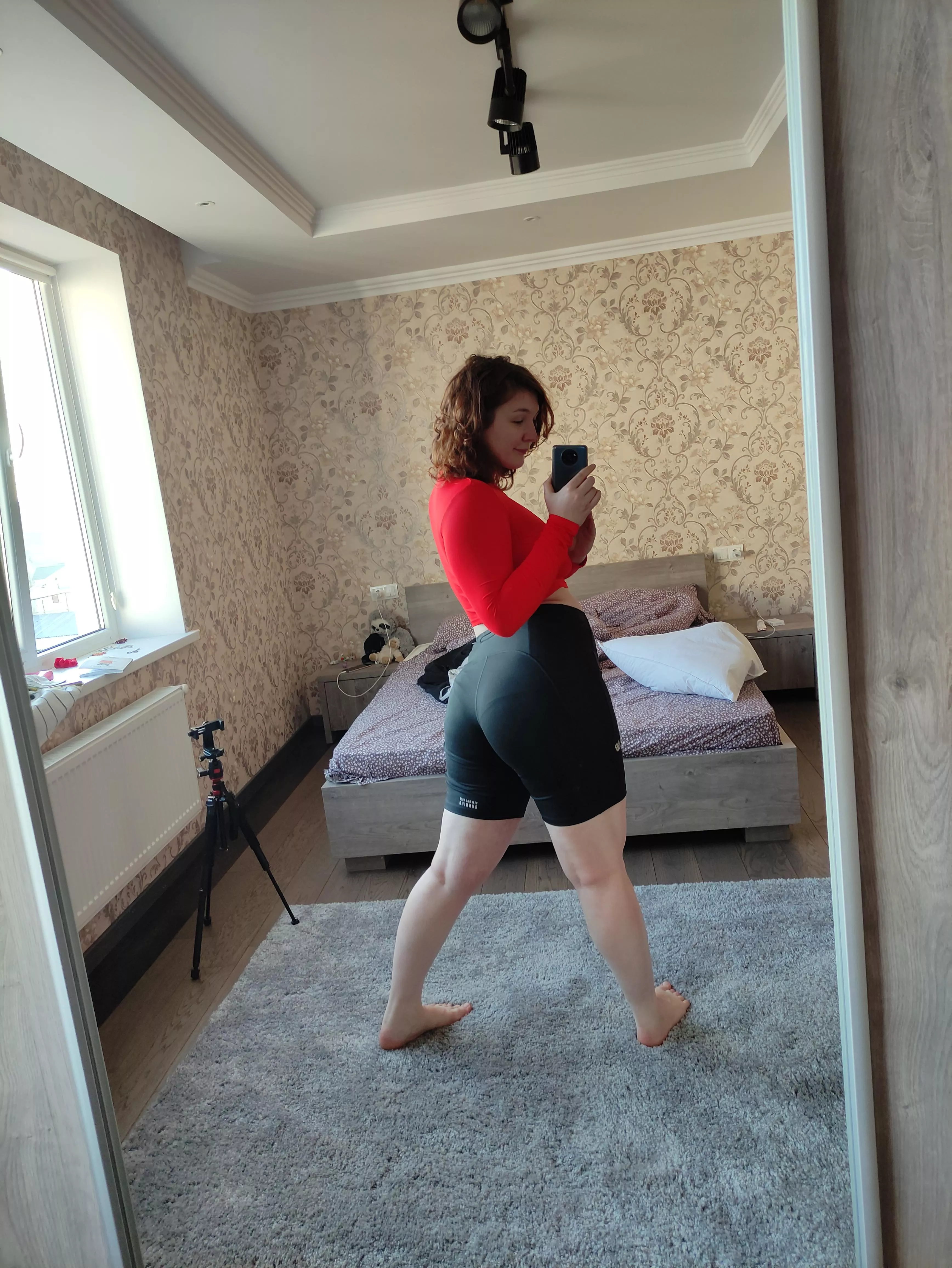 [f] Just me and my cute butt posted by vicky_foxx