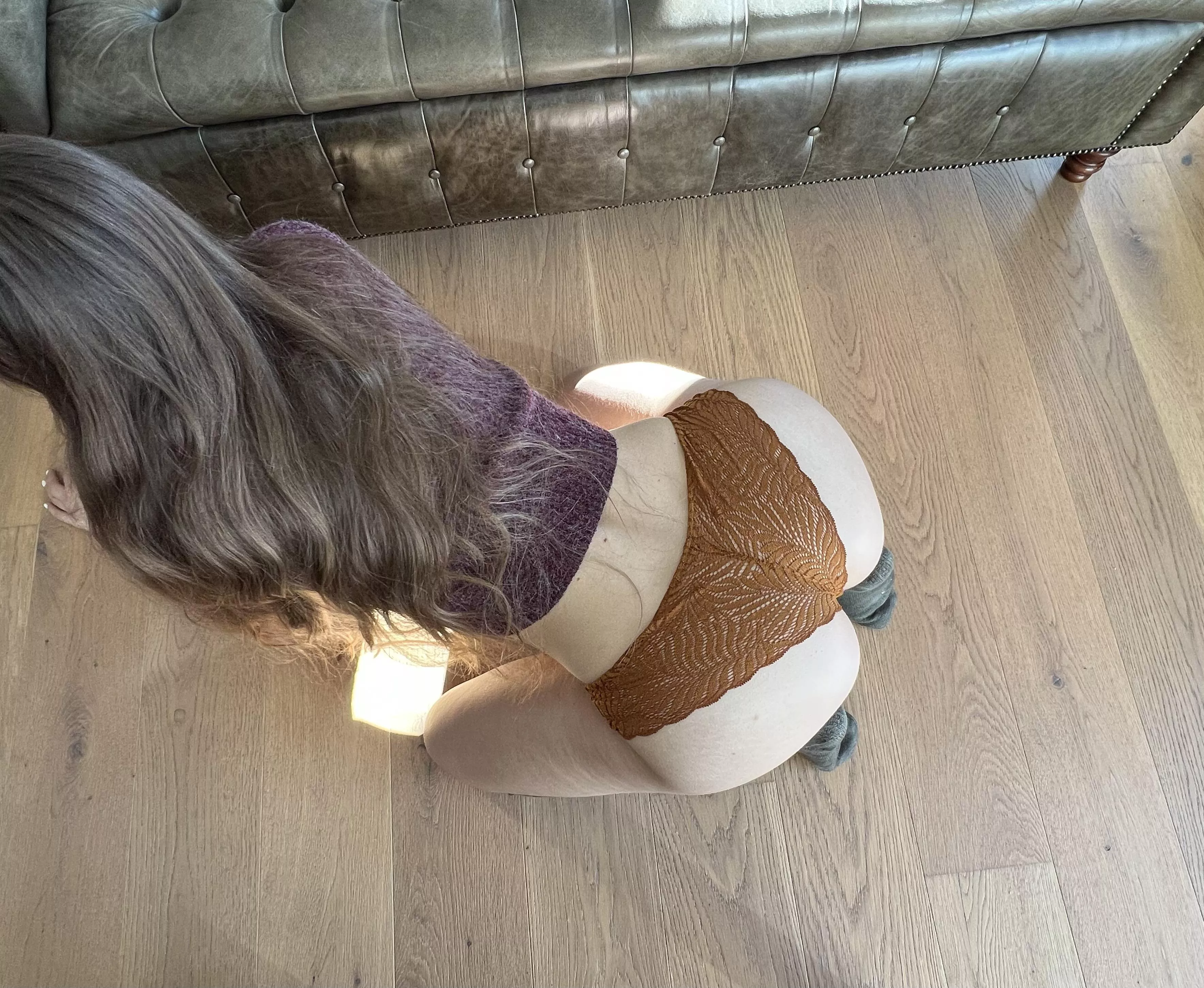 [f] Just the right angle to show off my booty in some lace… posted by gin_and_skin